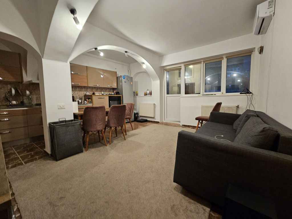 CASA 4 CAMERE CENTRAL VASILE LASCAR/BATISTEI COMISION O%