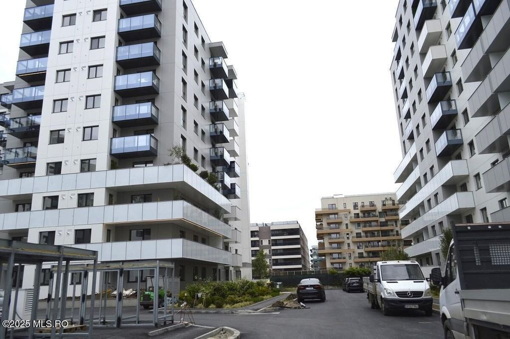 Pipera - Cortina North, studio 44 mp, parcare la subsol