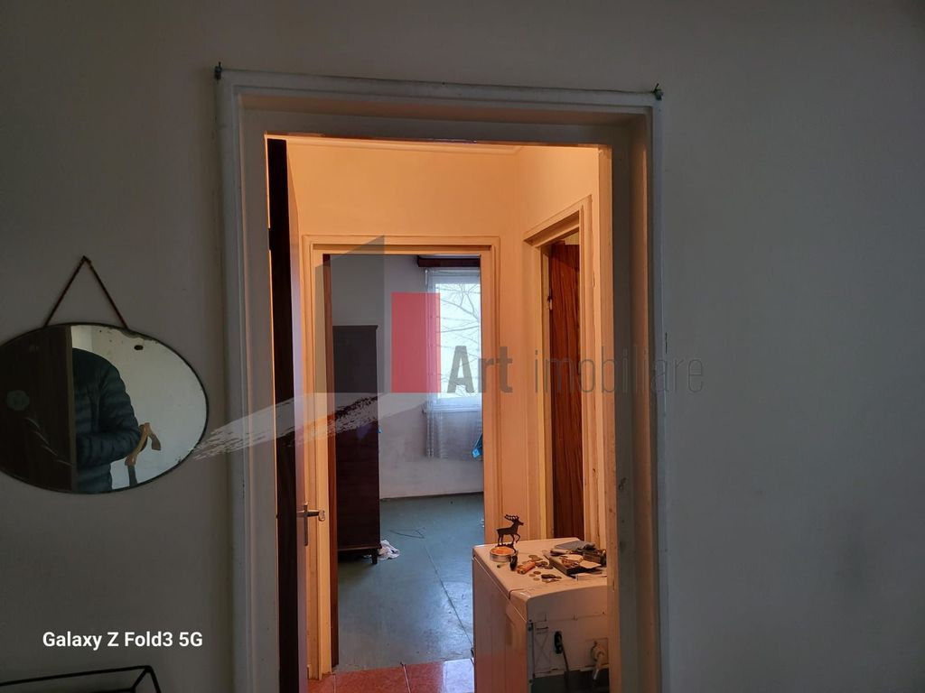 Apartament 3 camere Titan liceul Dante