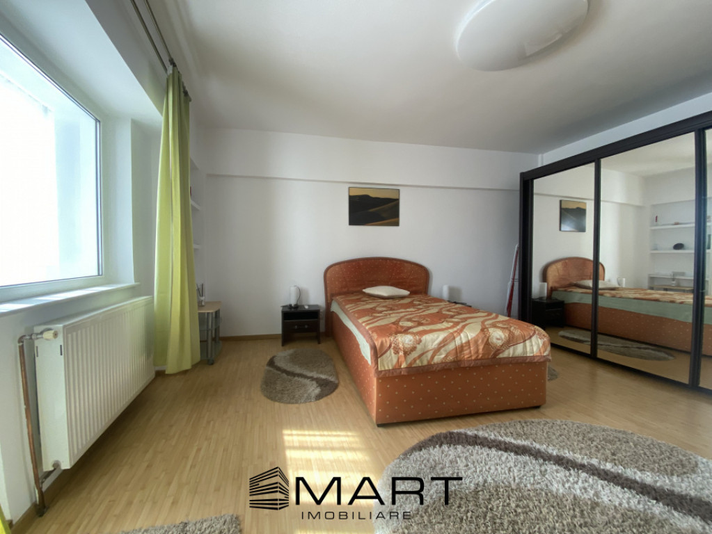 Garsoniera spatioasa, decomandata, la etaj intermediar pe So