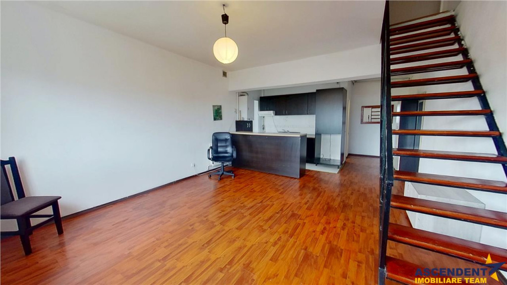 EXPLOREAZA VIRTUAL! Proprietate cocheta, pe doua nivele, Gar