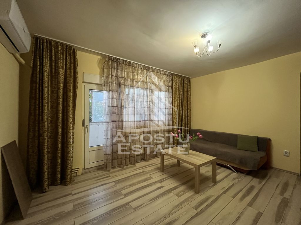 Apartament cu 2 camere,semidecomand,centrala proprie, eta...