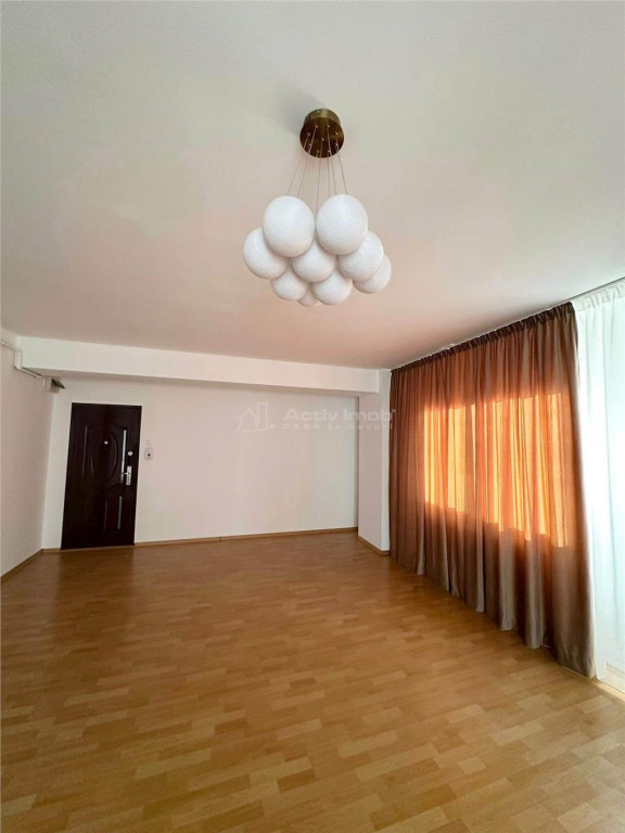 Apartament spatios, 3 Camere, Piata Veteranilor, Bloc nou