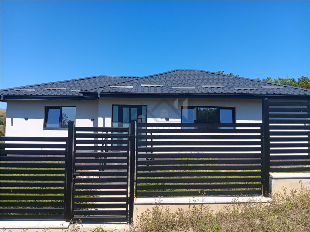 Valea Lupului CASA PARTER 110mp 4cam 2bai TEREN 544mp liber