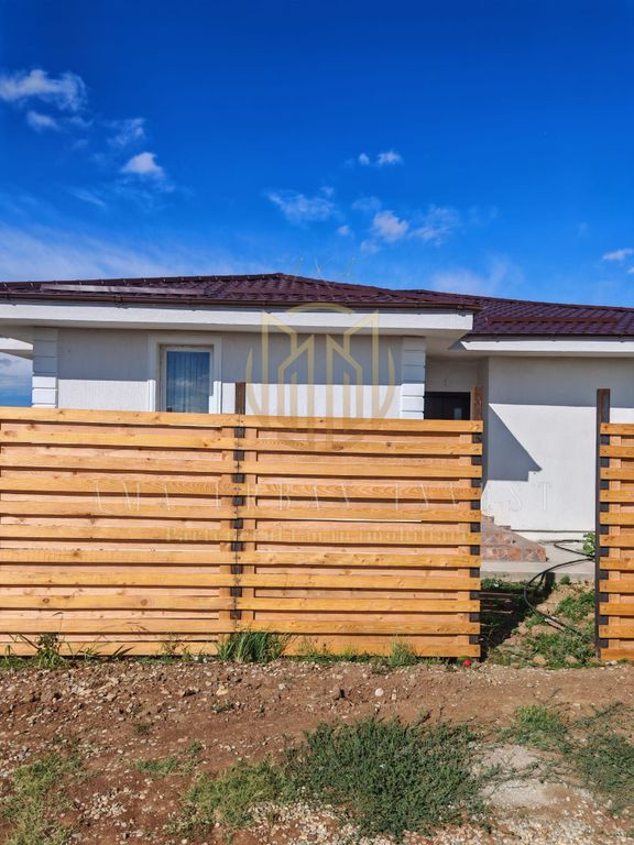 Comuna Berceni intrare Vidra casa 128 mp teren 380 mp 122...