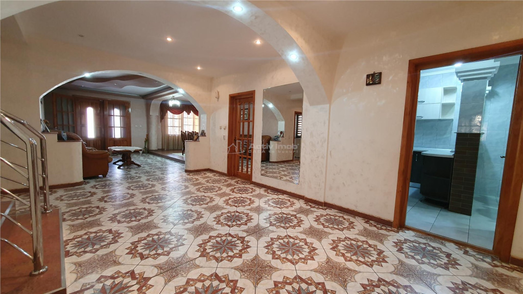 Casa individuala - 500 mp utili - 800 mp teren - Burdujeni