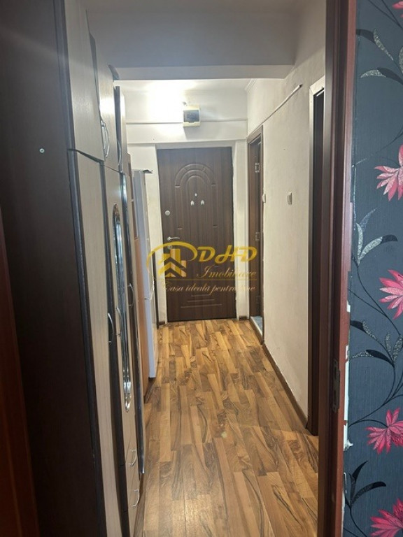 Garsonieră mobilată și utilată, cu centrală termică