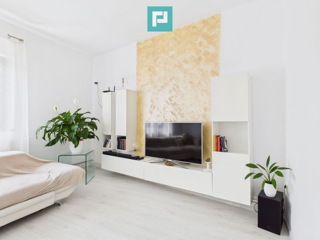 Casă la cheie cu 2 camere și curte