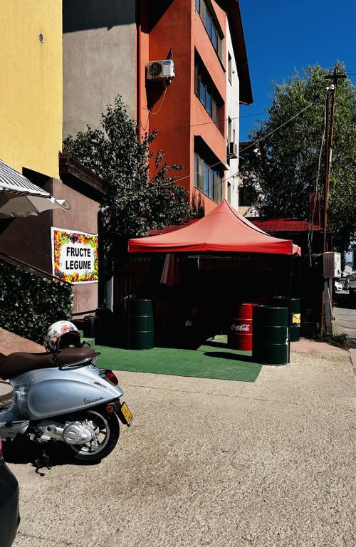 Proprietar!Spatiu comercial ideal cafenea,frizerie/salon,...