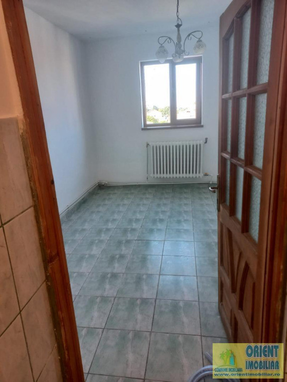 Cet, garsoniera de vanzare, etaj 2, Constanta