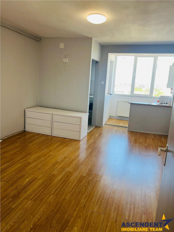 Garsoniera zona Mihai Viteazul, Brasov.