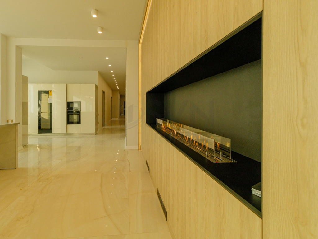 Penthouse spectacular I 291 mp util si 450 terasa