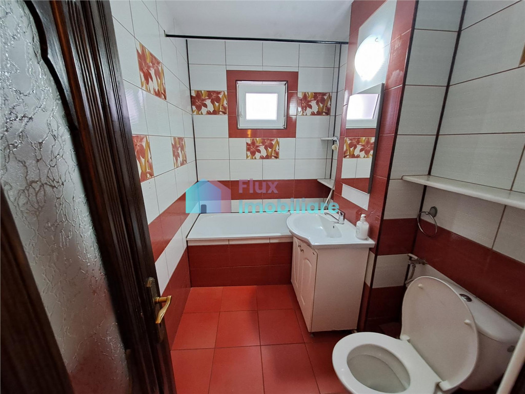 Apartament cu 3 camere etaj 3 Obcini