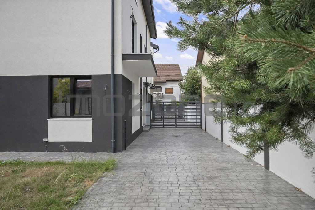 Casă modernă P+1+M, 180 mp utili, teren propriu–Milit...