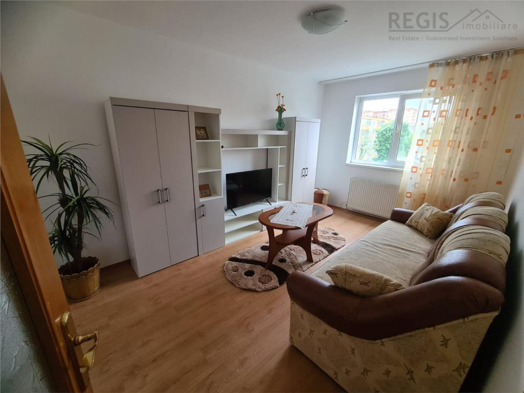 Apartament decomandat de 3 camere in zona Astra