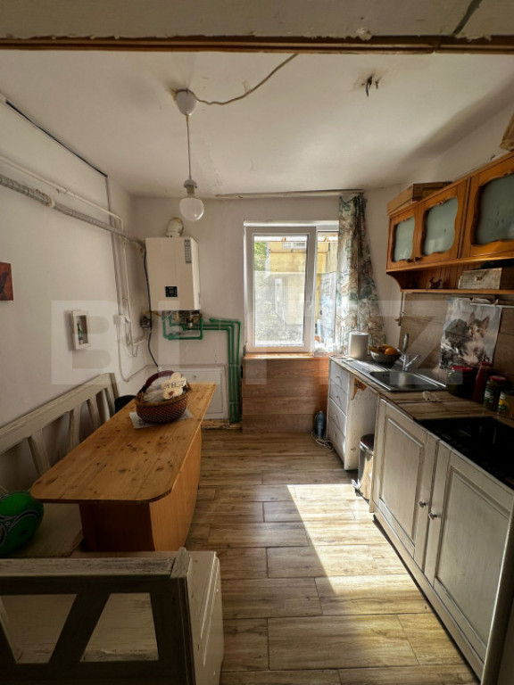 Apartament de vanzare, cu 2 camere, 41mp, zona Botizului.