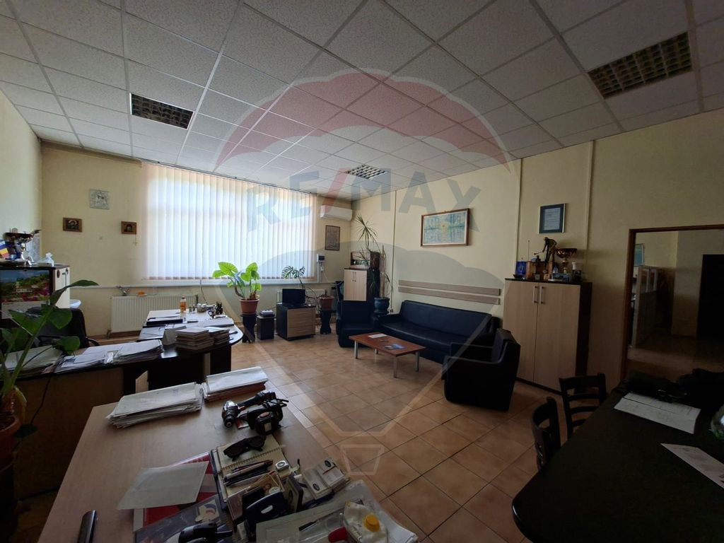 Spațiu de birouri de 100mp de închiriat în zona Dambul...