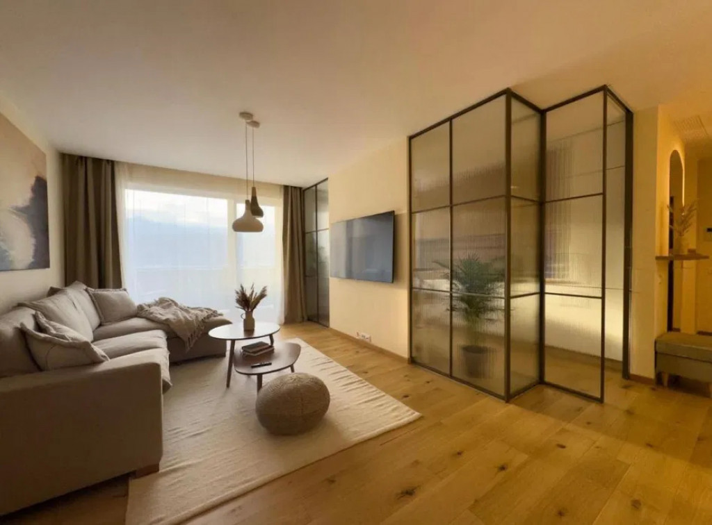 Apartament 2 camere, decomandate, zona Urban