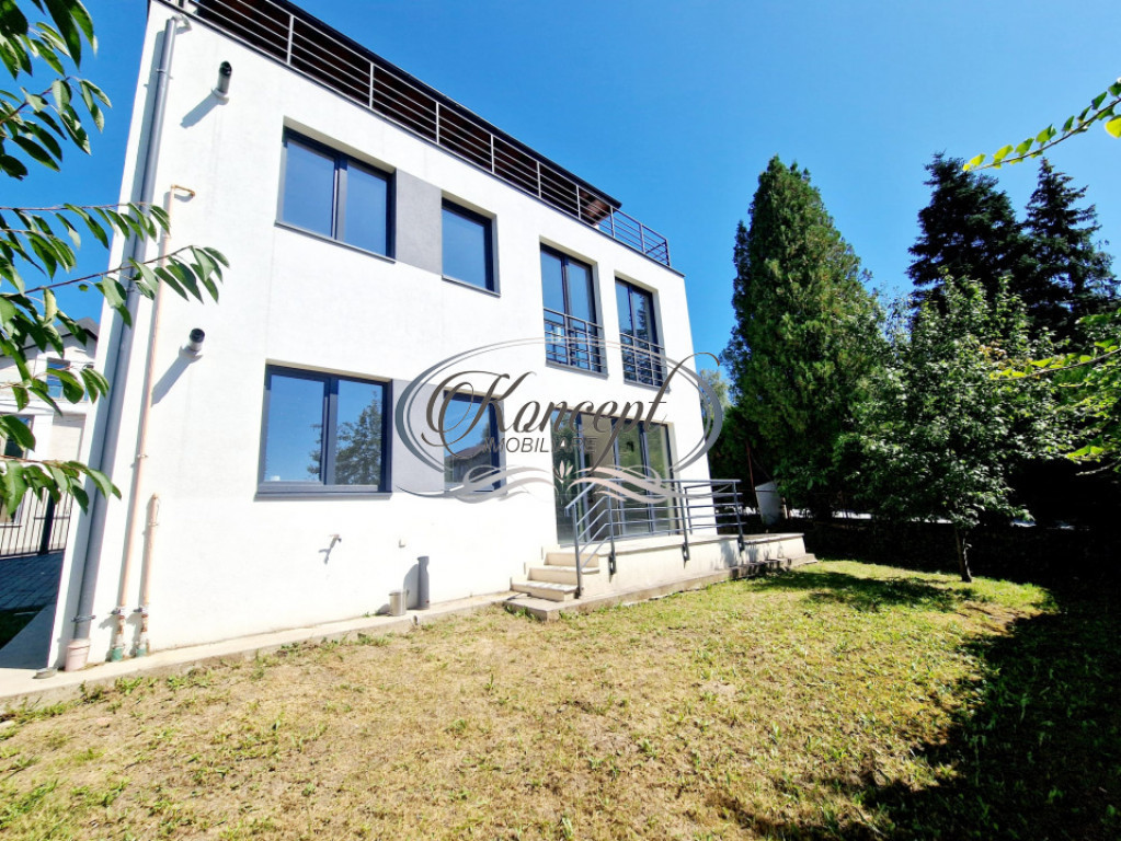 Sediu profesional sau locuinta, cu terasa panoramica in Grui