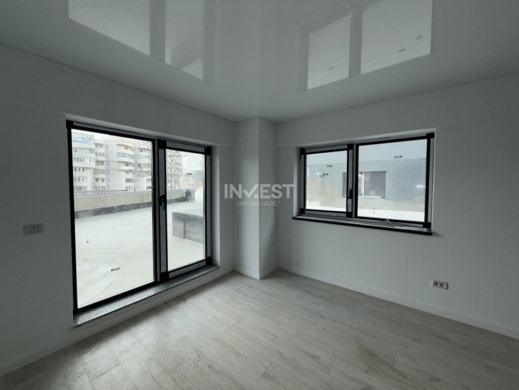 APARTAMENT 3 CAMERE , NICOLINA , DECOMANDAT , ETAJ INTERMEDI