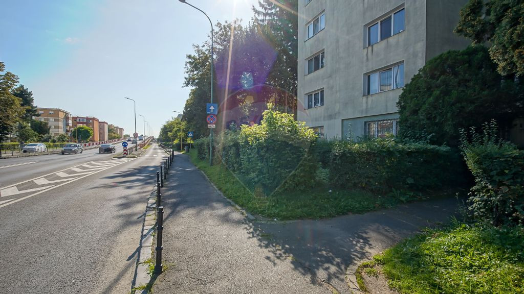 PROPRIETATE REZERVATĂ