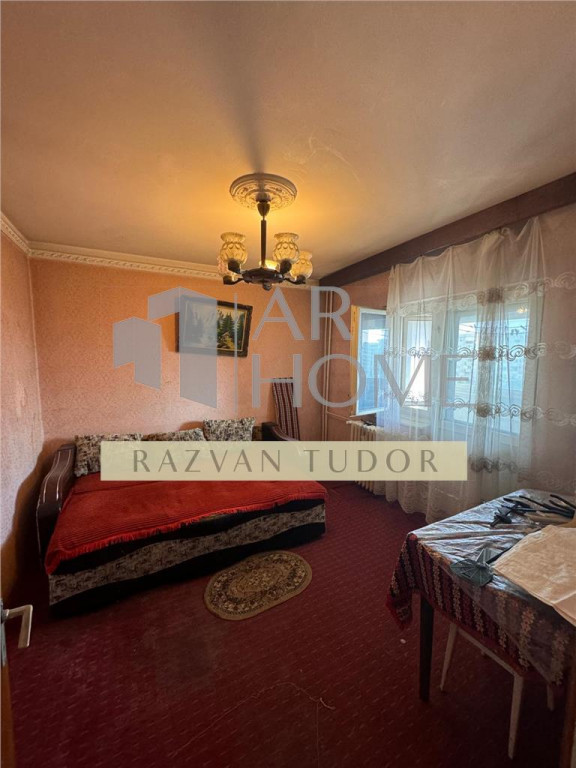 Apartament 4 camere , P-ta Mihai Viteazul , boxa proprie , z