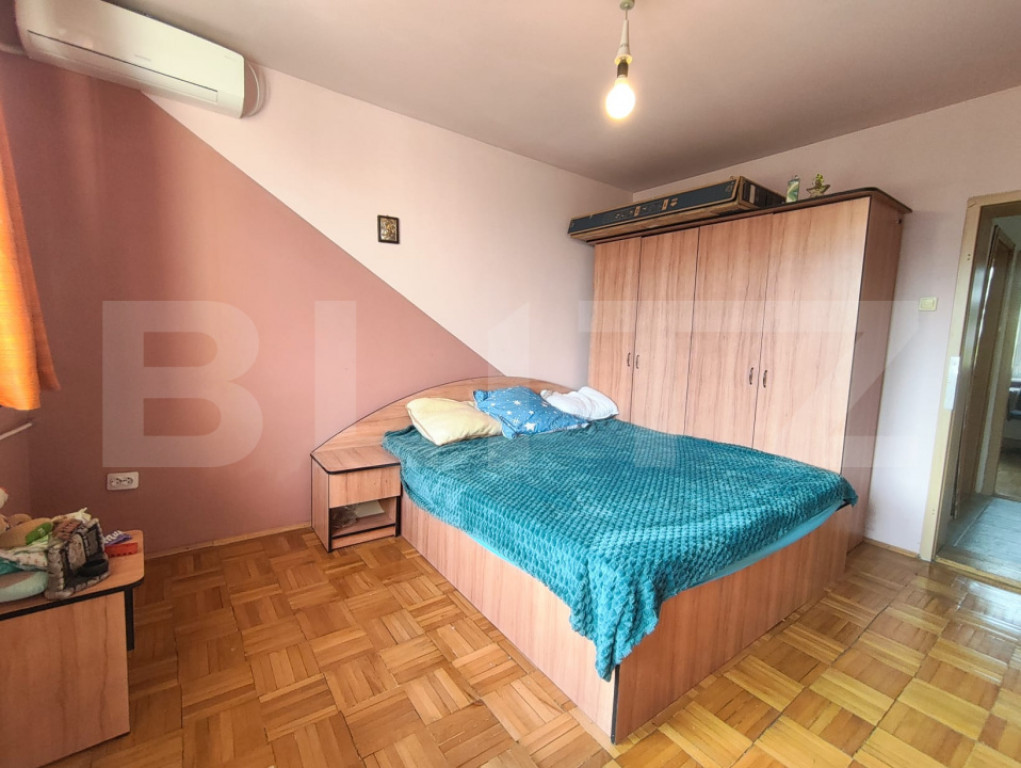 Apartament spatios, 4 camere, zona Rogerius