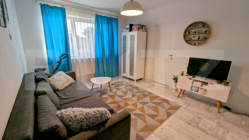 Apartament modern, etajul 1 , zona cetate.