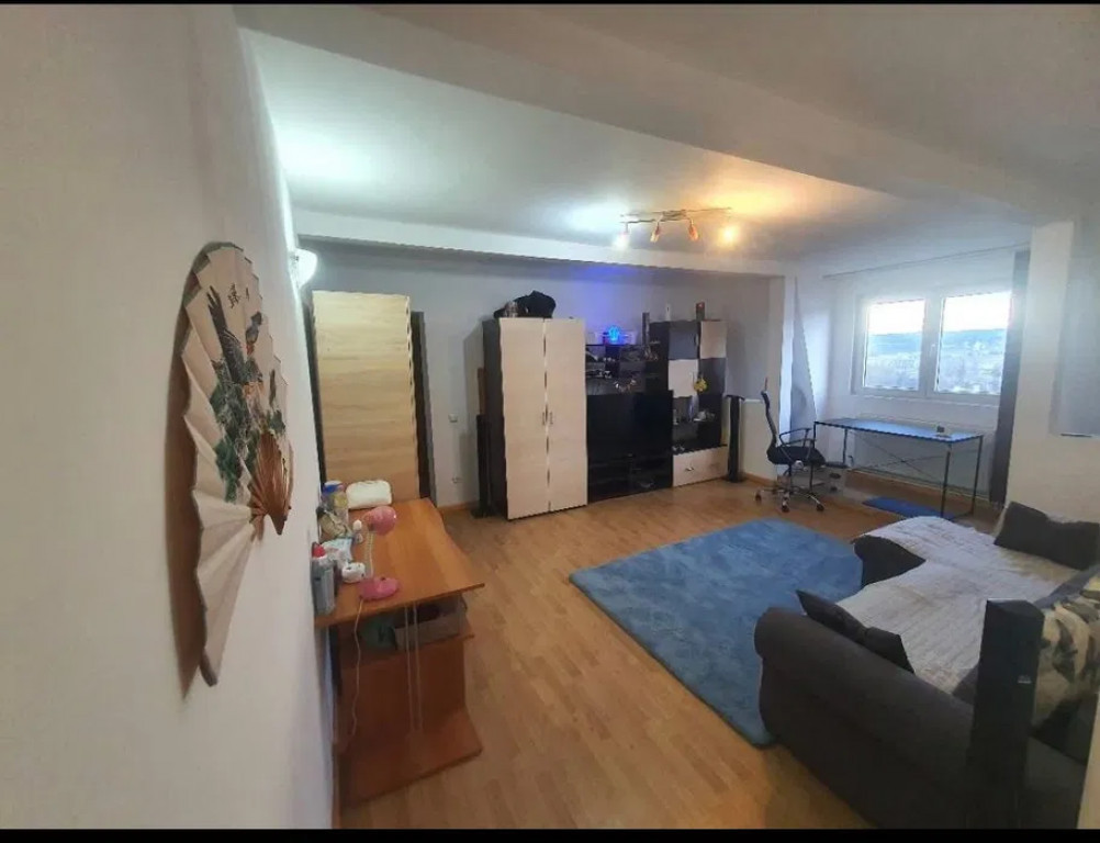 Apartament cu 2 Camere Decomandate Zona Zamca
