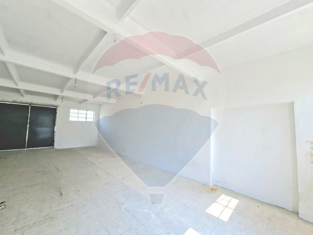 Hala de închiriat – 70 mp, Grădiște (incinta Sere Arad)