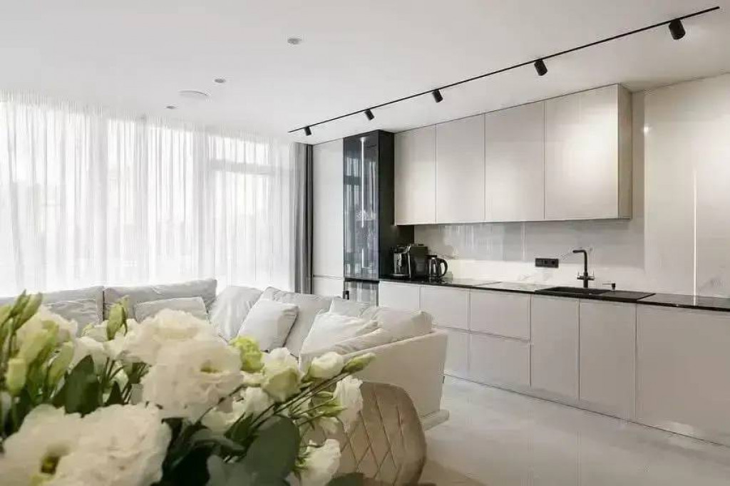 Suprafata utila mare, bucatarie inchisa 10 mp! Direct dez...