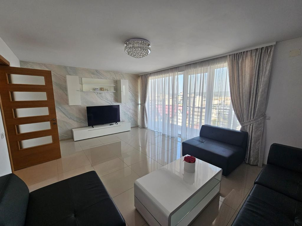 Apartament de lux – Prima închiriere, Prundu