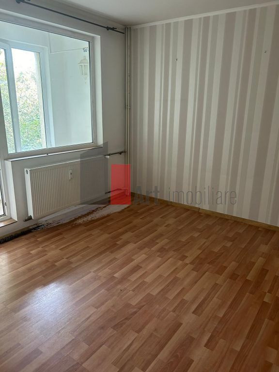 Vânzare apartament 4 camere decomandat Bd. Brâncoveanu ...