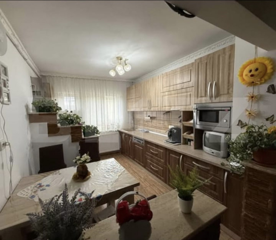 De vanzare apartament, cu 2 camere, 52 mp, zona M16