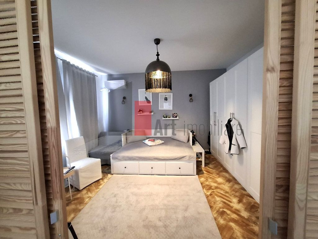 Studio modern, 32 mp,+ 20 mp anexe, zona Parcul Carol-Par...