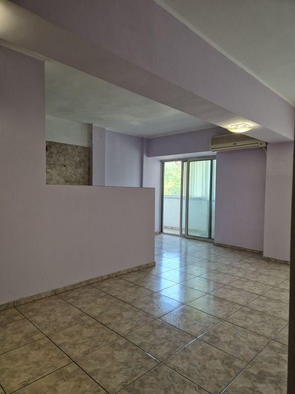 Apartament 3 camere /71.68 mp/Centru / Etaj 2