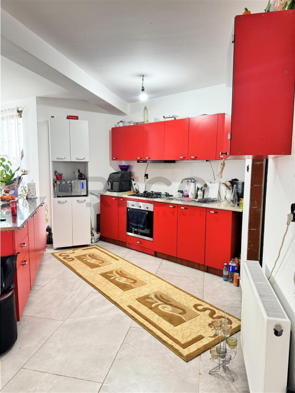 RECO Casa Anexe, Les