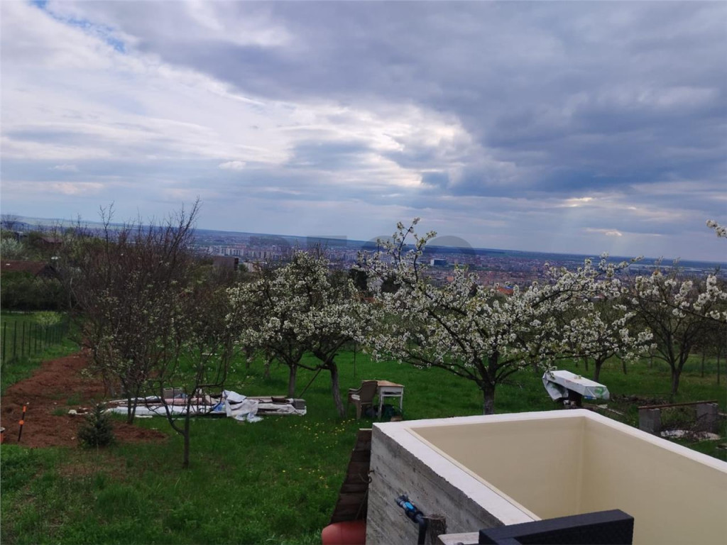 RECO Teren intravilan in Oradea zona Dealuri 1000 mp cu util