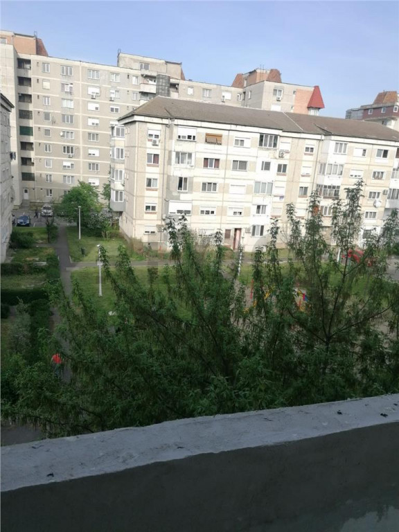 Reco Apartament 3 camere decomandat zona Dragos Voda