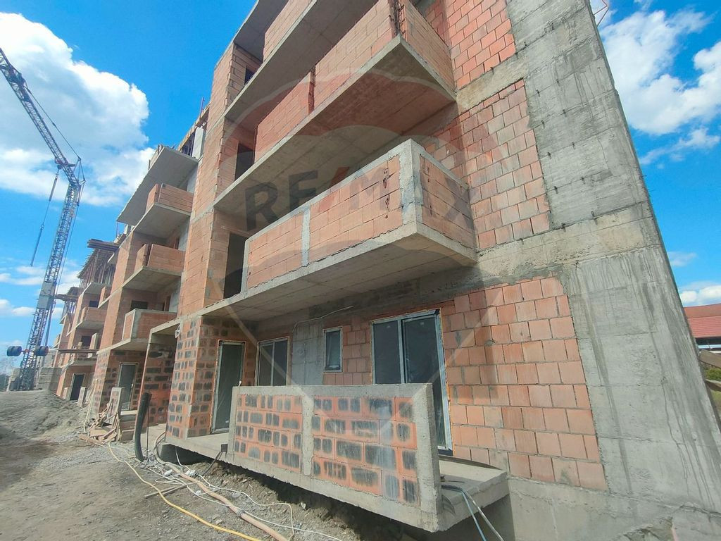 Apartament de vanzare cu gradina