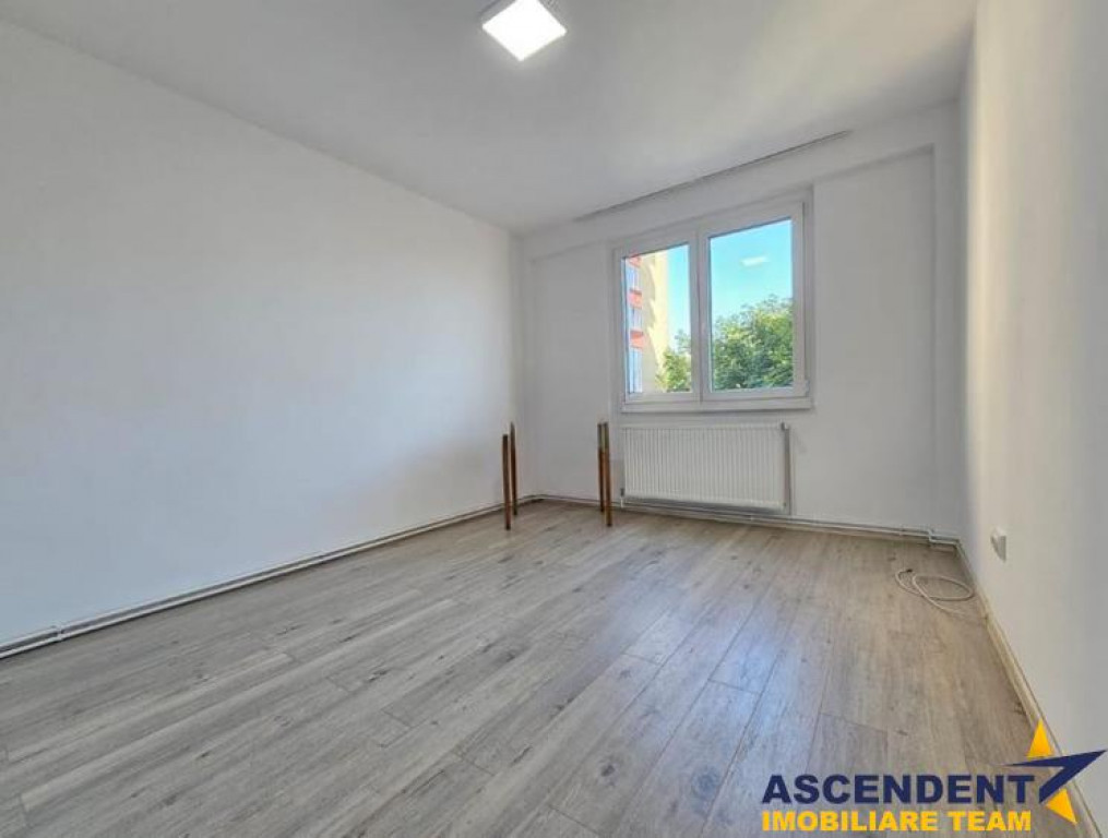 Apartament 3 camere, recent renovat, mobilat partial, Grivit