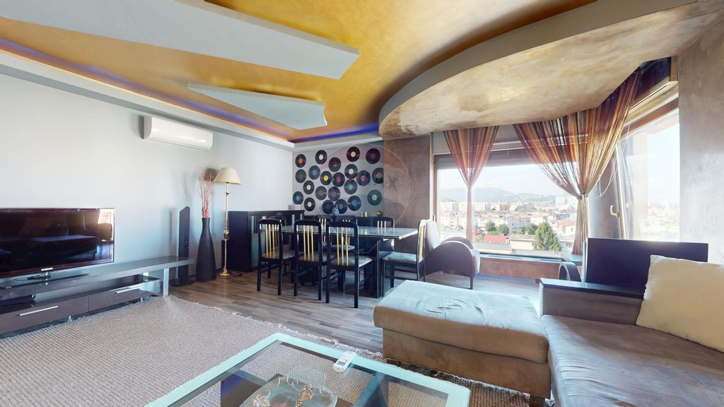 Apartament spațios și modern de vânzare pe Bulevardul ...