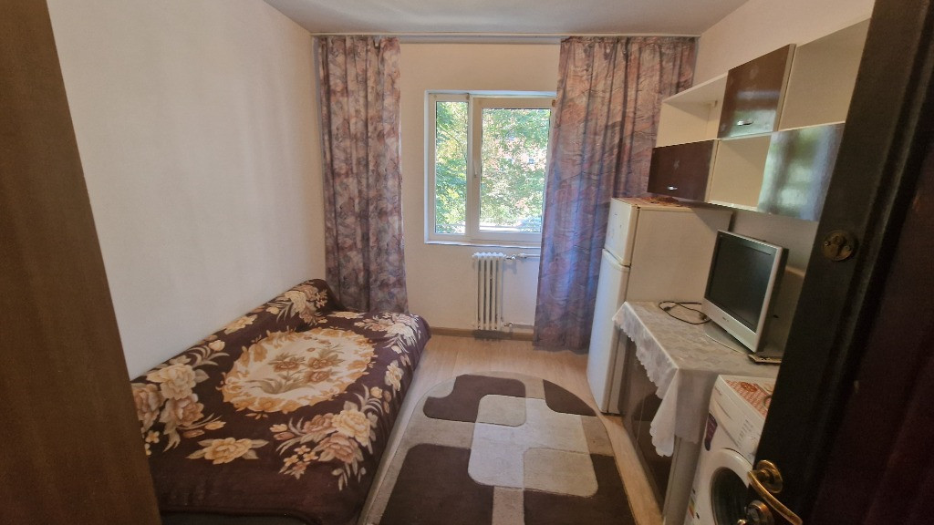 Cameră Florilor-Violetelor