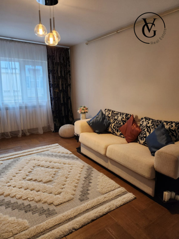 Apartament 2 camere - zona Poarta 6