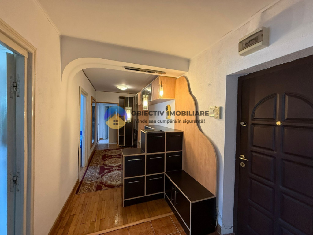 Apartament 3 camere spațios - zona 1 Mai