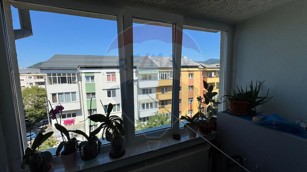 De vanzare: apartament cu 4 camere in zona ultracentrala