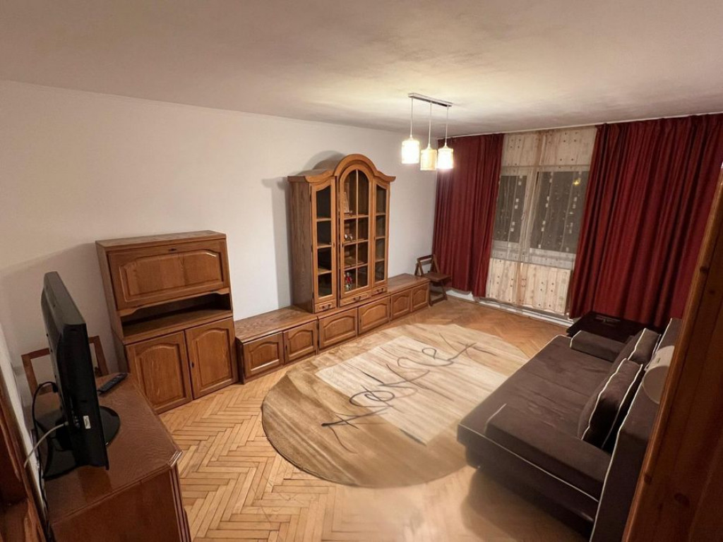 Apartament 2 camere, de inchiriat etajul 1, piata CUG, PET