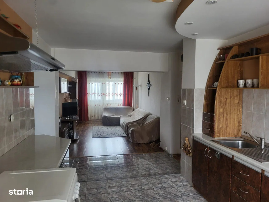Apartament cu 3 Camere Decomandate Zona Marasesti