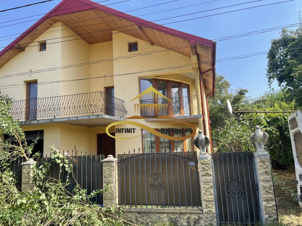 Casa de vanzare in Bacau Negri cu teren de 1000 mp