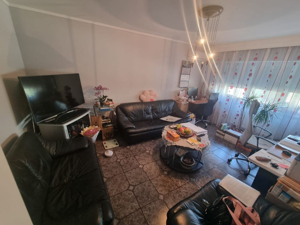 Faleza nord complex-apartament 3 camere decomandat cu gaze